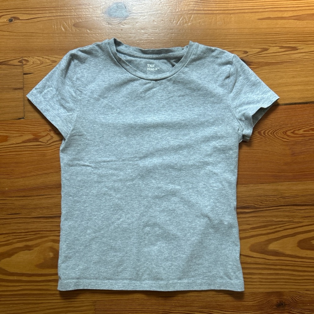 Aritzia Gray Fitted shirt
